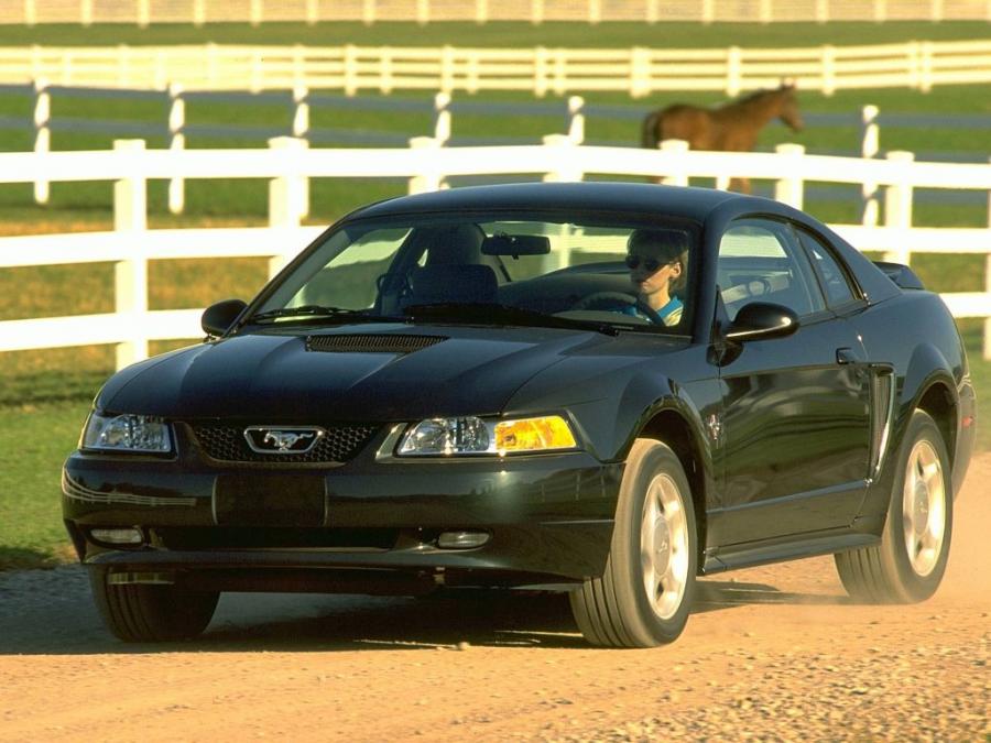  Ford Mustang GT Coupe 1998 года  (фото 14 из 14)
